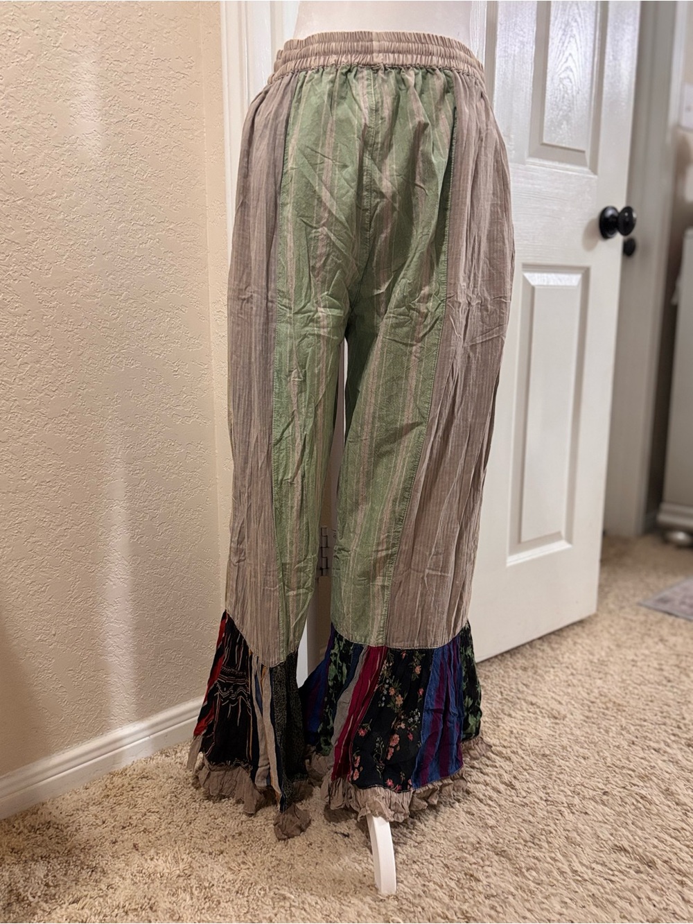 Boho Patchwork Boot-Cut Pants in Taupe & Beige. Pockets!💕 - Picture 6 of 10